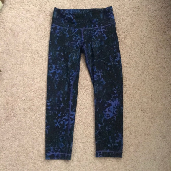 💜LULULEMON WUNDER UNDER CROP LEGGINGS💜 - Picture 3 of 6